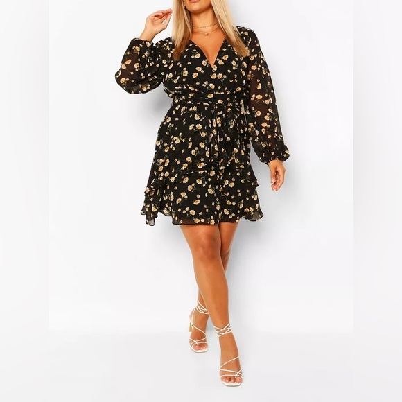 Plus Ruffle Hem Floral Mini Dress - Picture 3 of 9